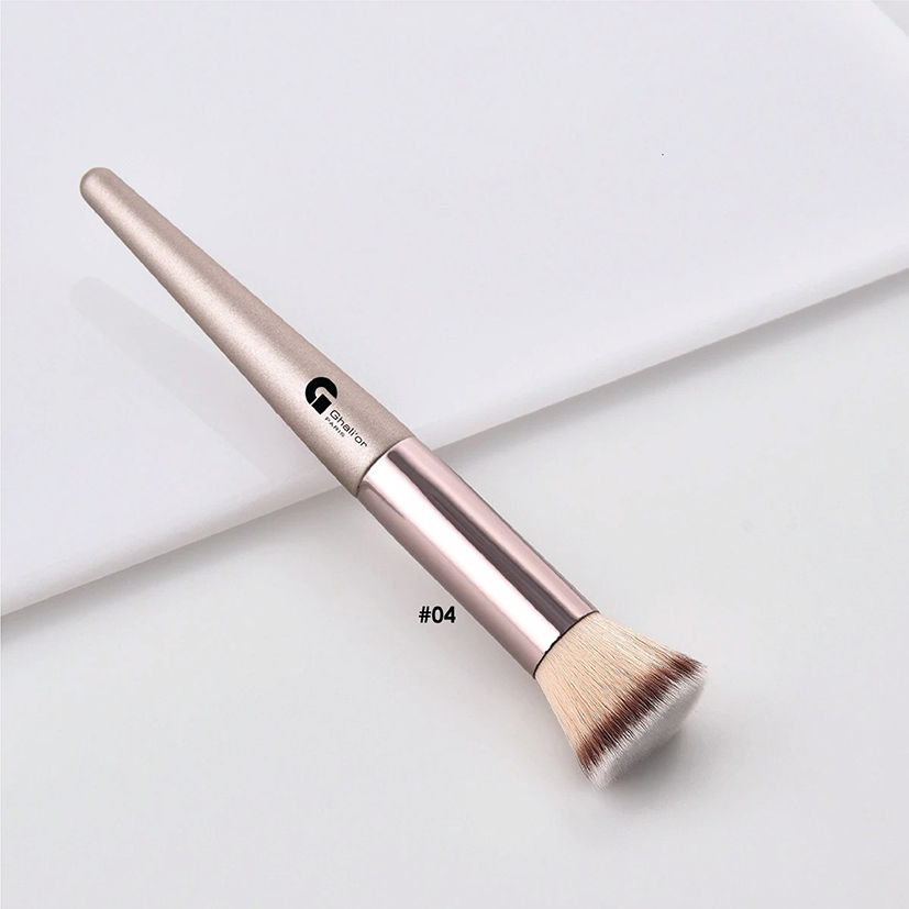 N4 Blusher & Foundation Brush